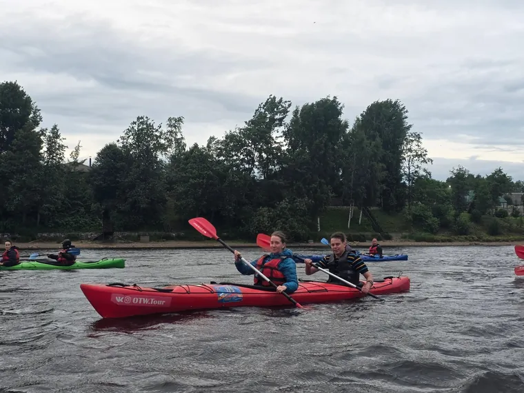 Вечерний сплав по пригородной Неве